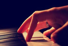 散户适合买什么股票:靠谱的配资-经销商难抗“销量指标”：主销车型价格普遍倒挂 返利兑现账期并非核心问题